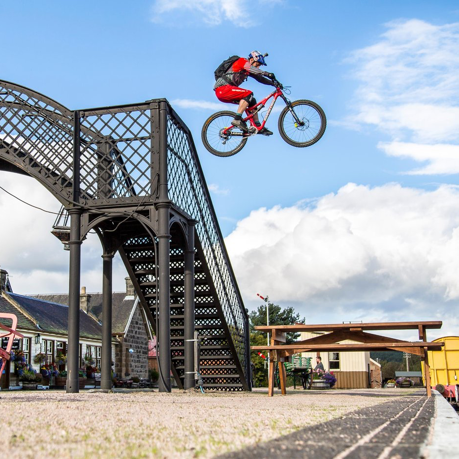 Santa Cruz - Danny MacAskill's bike check